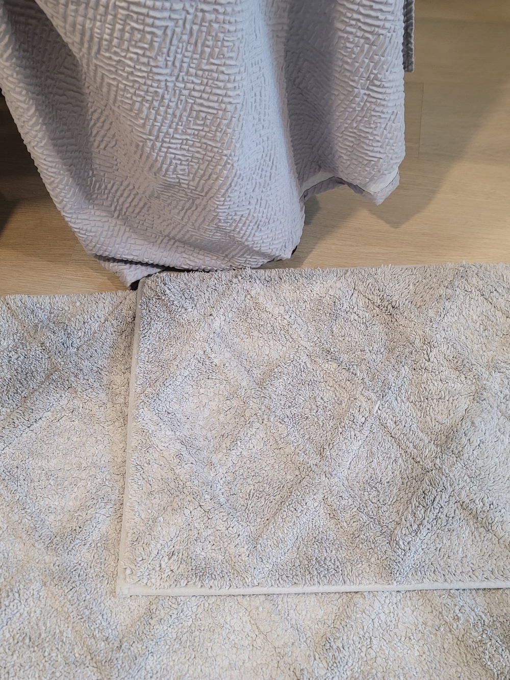 $14 FIRM FIRM- Bundle Of 3-Soft Gray Shower Curtain 2 pc Bath Rug Set